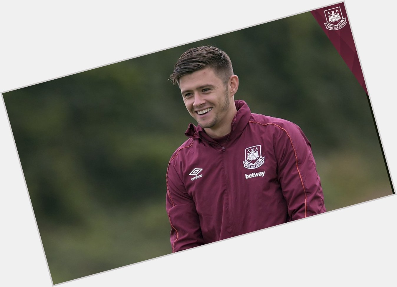 HAPPY BIRTHDAY! Hammer of the Year Aaron_Cresswell turns 26 today! Happy birthday from everyone at the Club! 