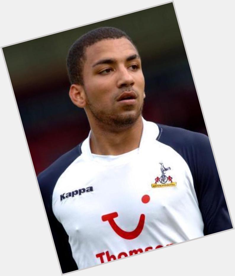 Happy 28th Birthday to Aaron Lennon who is currently on loan at Everton 
