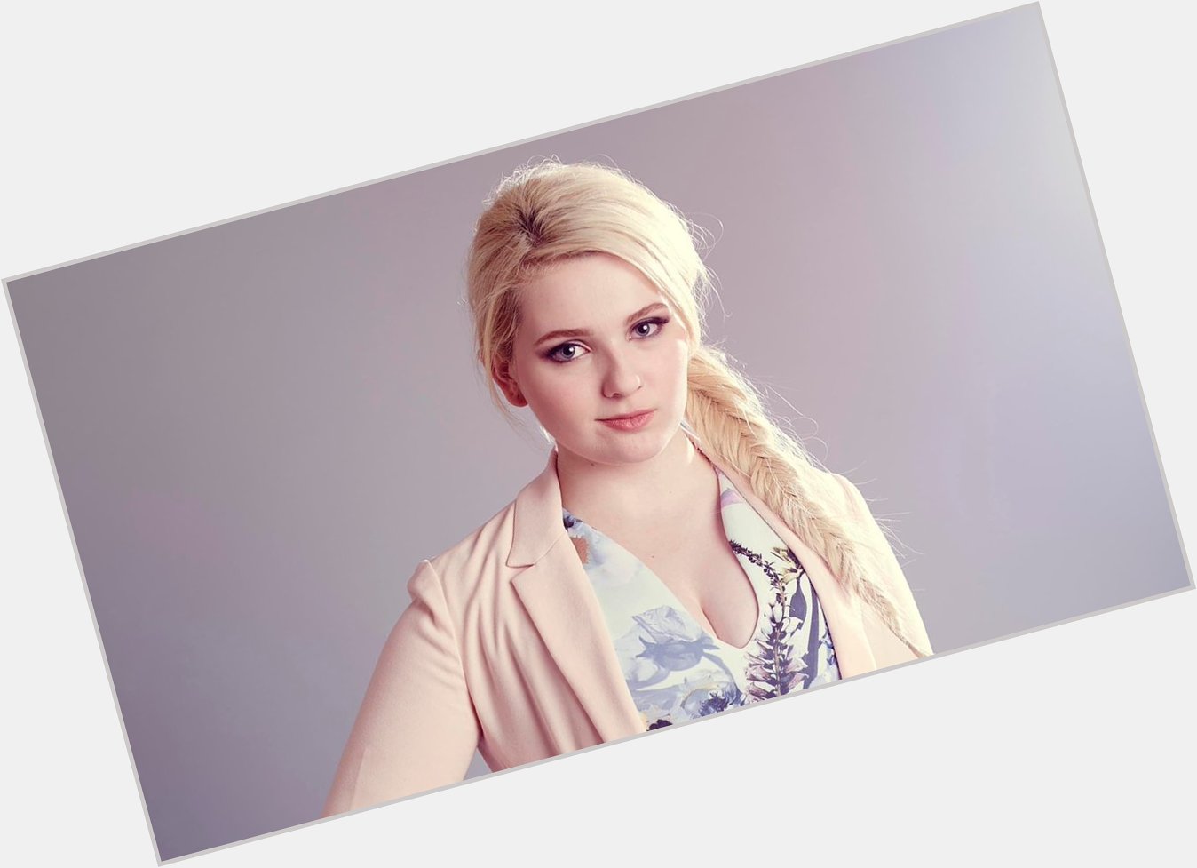 Happy Birthday to Abigail Breslin   About:  
