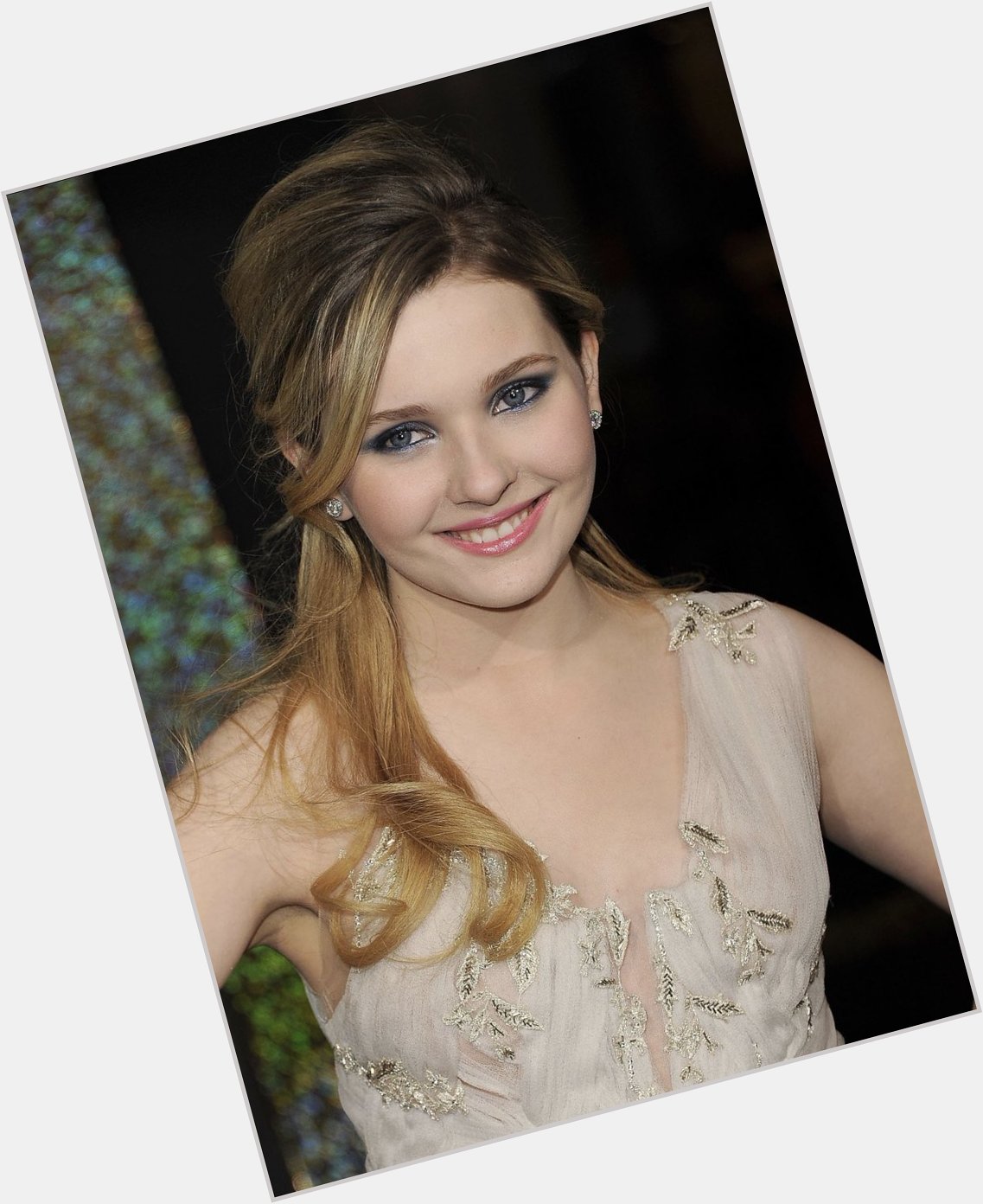 Happy Birthday Abigail Breslin.  The and nominated actress turns 26 today. 