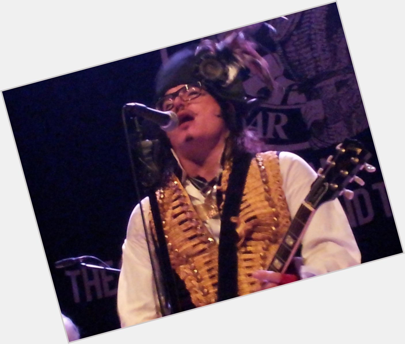 HAPPY 60th BIRTHDAY ADAM ANT!! Love this pic. I cried when he sang Wonderful in Liverpool 2 yrs ago 