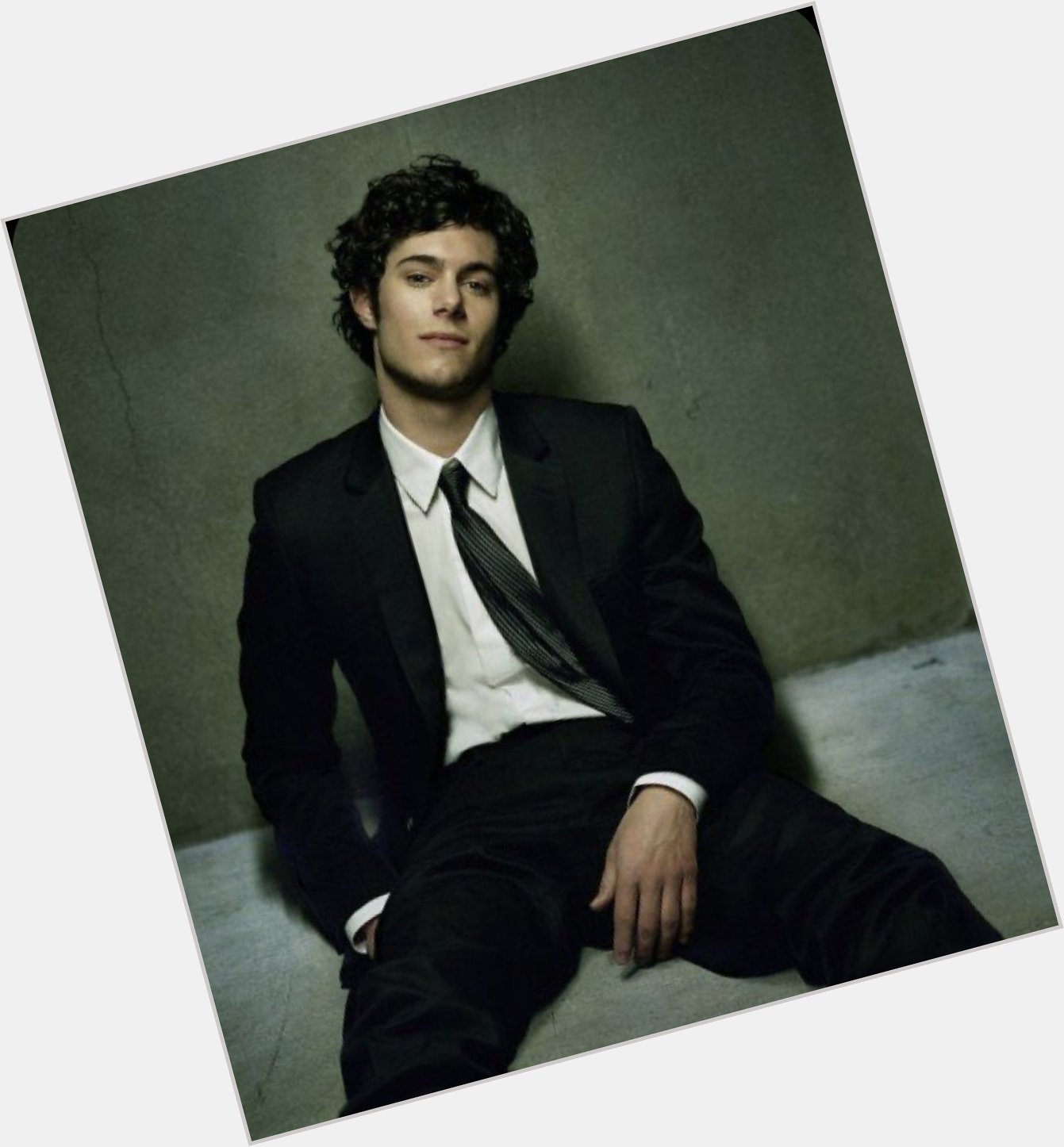 Happy birthday adam brody the love of my life plz forget our 25 year age gap i m here if u want me 