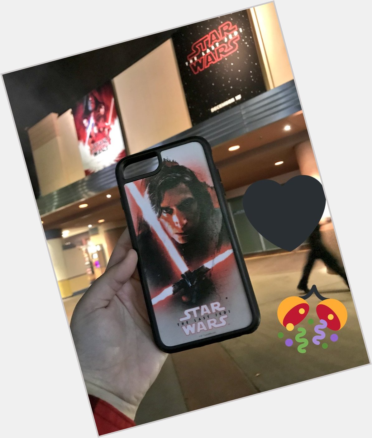 HAPPY BIRTHDAY ADAM DRIVER!!!!!! Look at this awesome case i found at Disney of him   