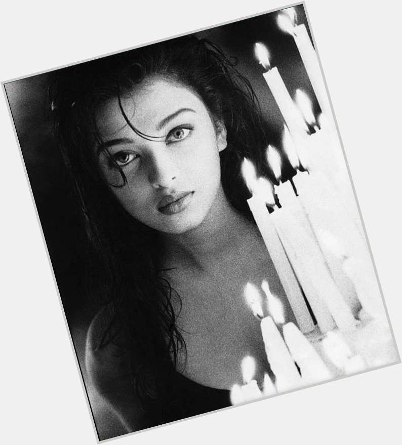 Unseen photo of Aishwarya Rai Bachchan in 1993  Happy Birthday Aishwarya 