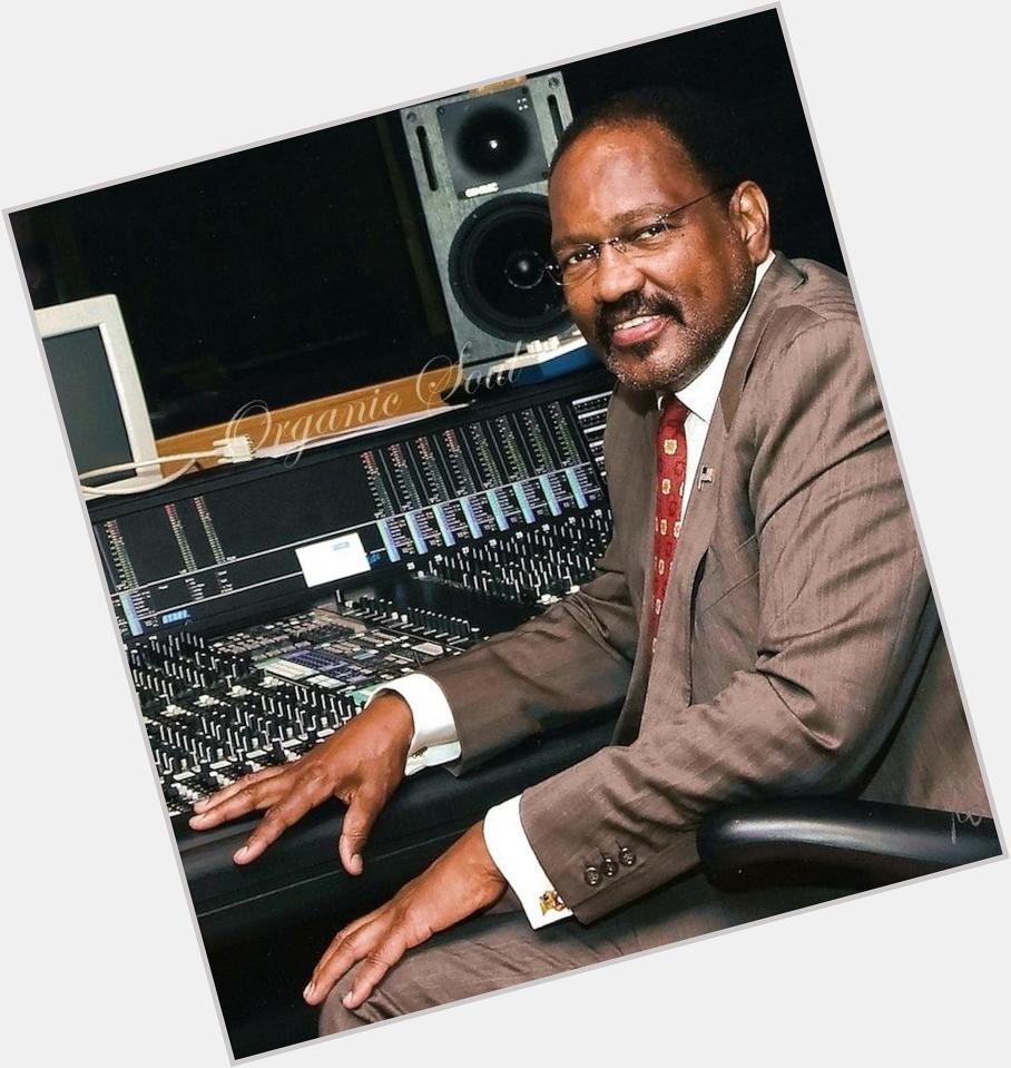 Happy Birthday f/OS Former co-owner of Stax Records, producer, songwriter, Al Bell is 75
 