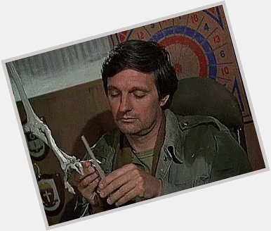 Happy 87th Birthday Alan Alda!  Here s to America s favorite M*A*S*H doctor! 

                      CHEERS 