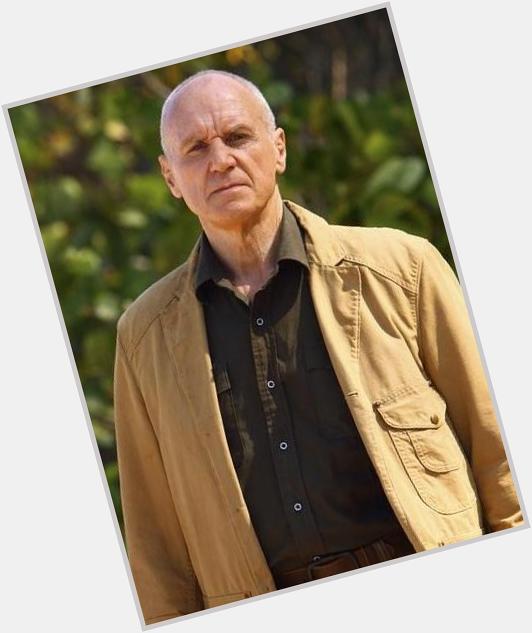 Happy Birthday to Alan Dale who always seems to play people that you cant trust, in this case its Charles Widmore! 
