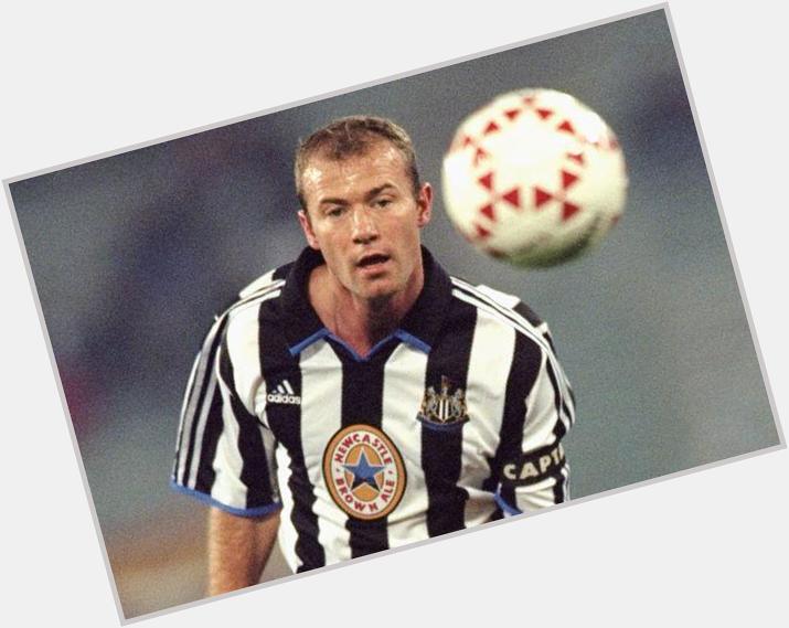 Happy 45th birthday to Alan Shearer!

He still holds the Premier League top scorer record with 260 goals! 