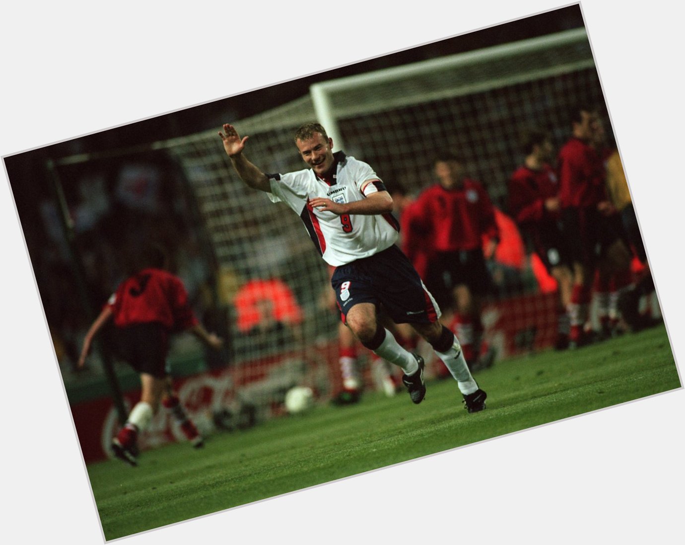 Happy birthday to all time top goalscorer, Alan Shearer Will there ever be a more iconic celebration?    