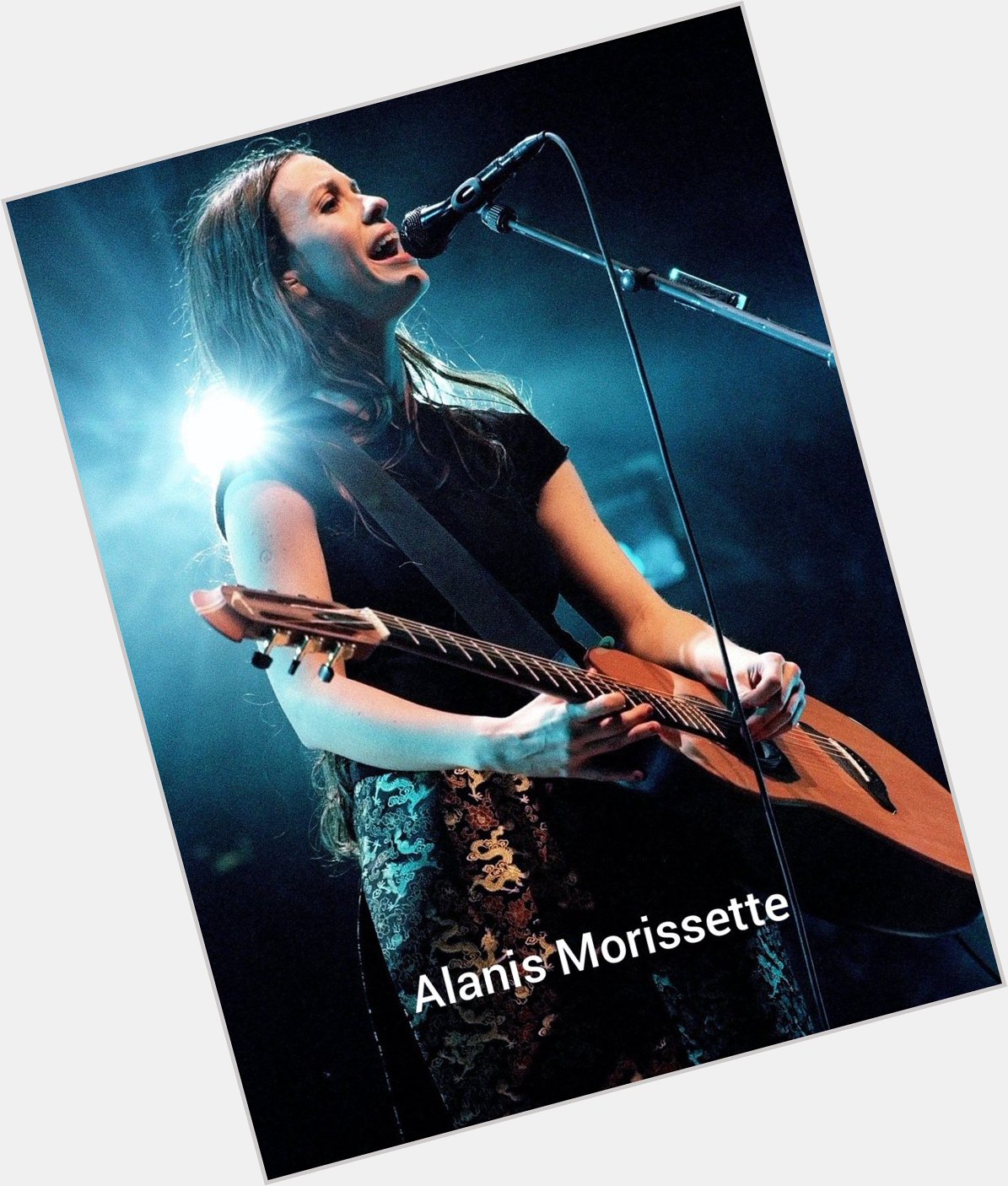 Happy 49th Birthday Alanis Morissette chanteuse de rock 
canadienne    