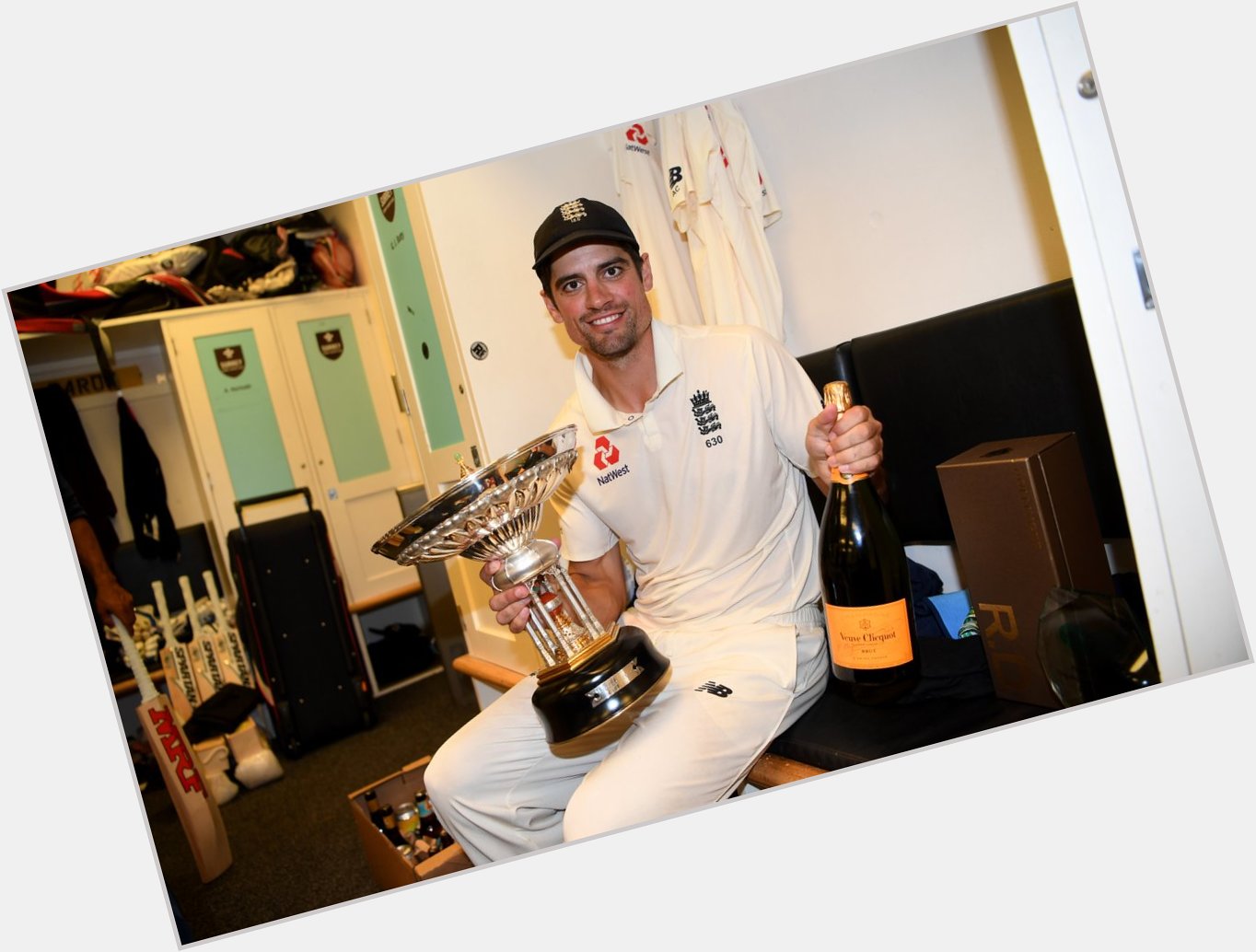  Happy 34th Birthday to and legend Alastair Cook!

What a year it has been for Chef! 