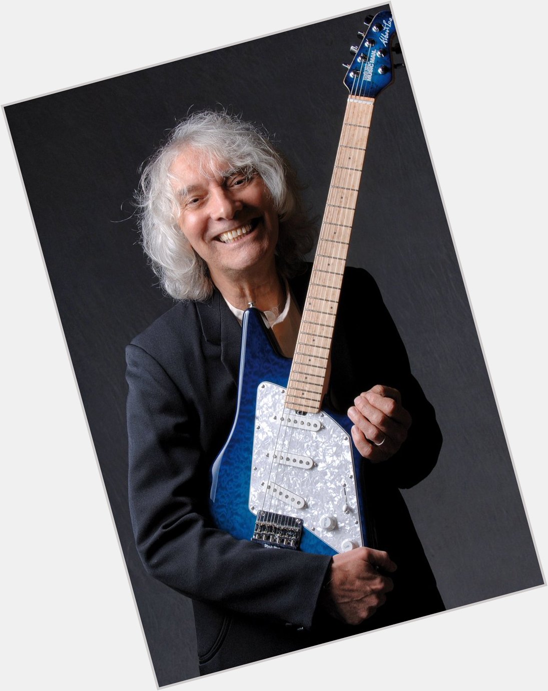 It s also a Happy Birthday to guitarist Albert Lee, born this day in 1943 