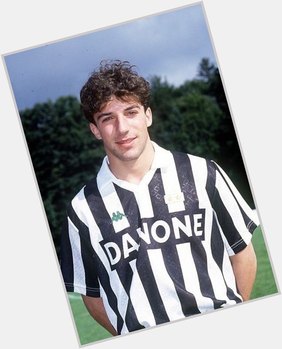Happy birthday to Juventus legend Alessandro Del Piero, who turns 44 today.

Games: 705
Goals: 289 : 18 