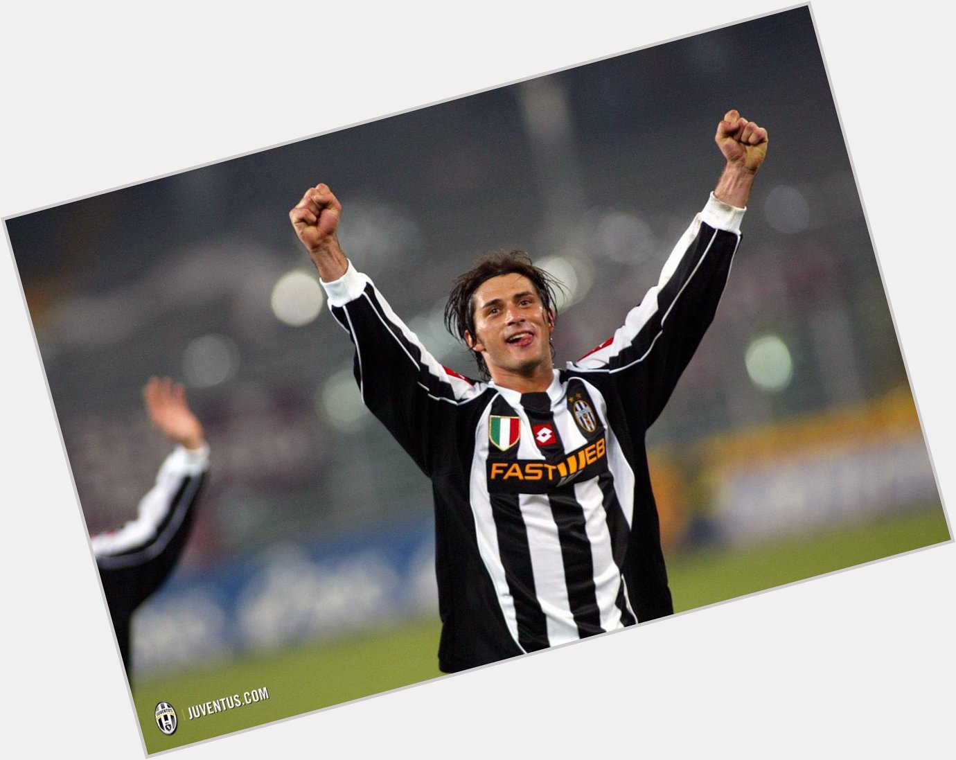 Happy birthday to Juventus legend Alessio Tacchinardi, who turns 42 today.

Games: 404
Goals: 15 : 15 