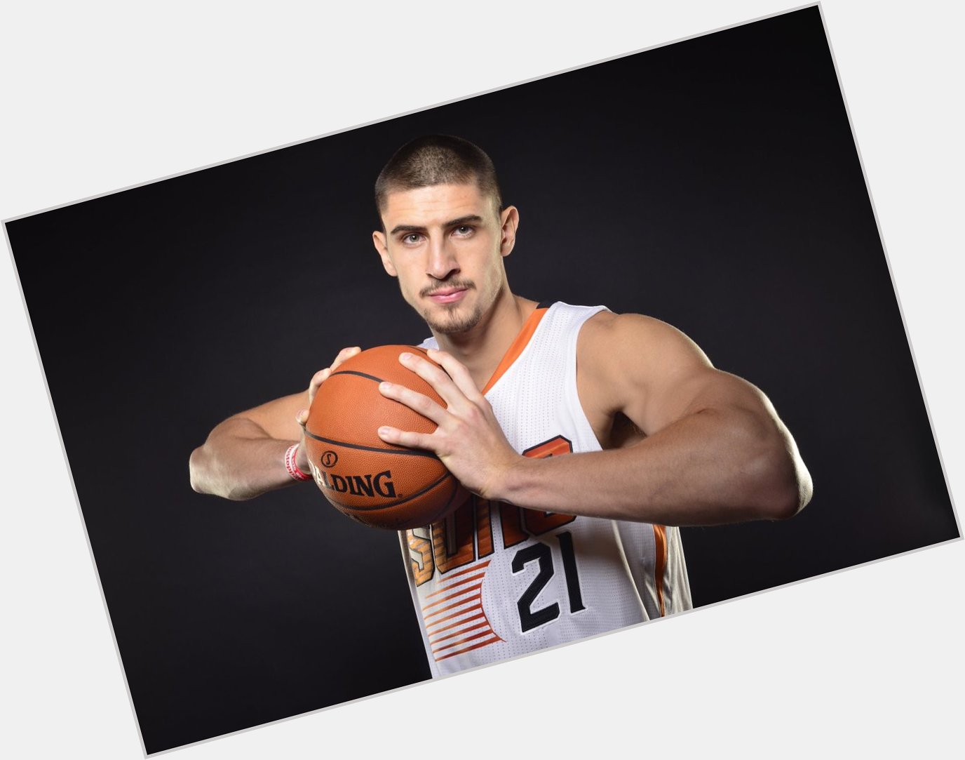 Happy 24th birthday to Alex Len! 