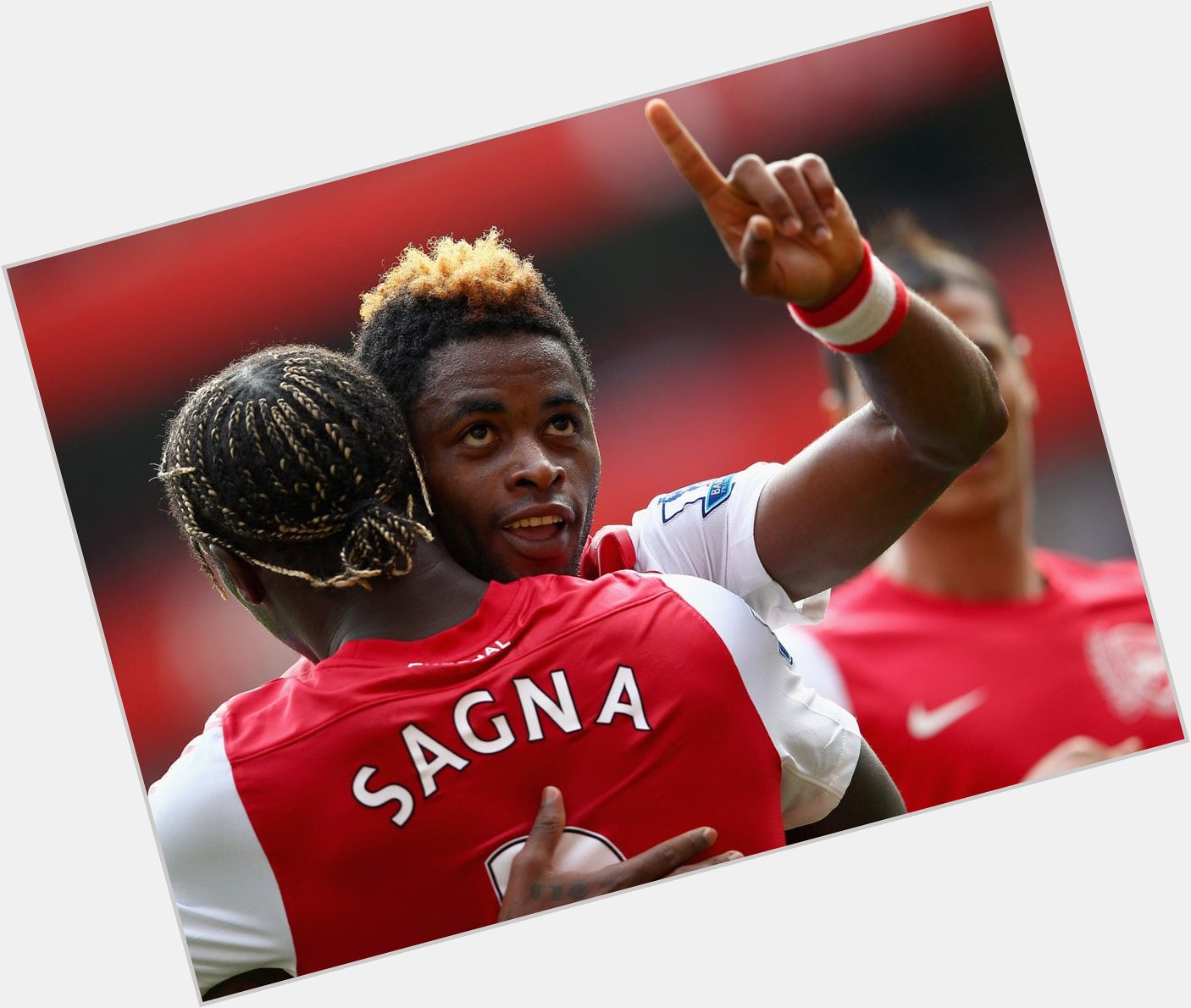 Happy 34th birthday, Alex Song. The streets won t forget his linkup with RvP. 