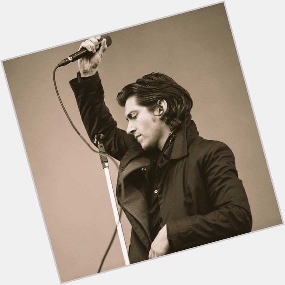 Because it\s already january 6th in my place, happy birthday alex turner! 