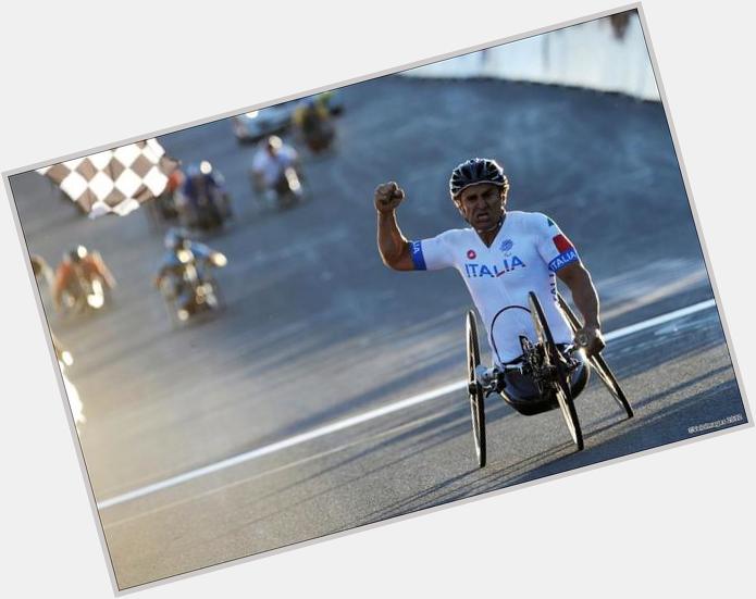 Hoy cumple 48 años el doble campeón de CAy doble medallista paralímpico, Alex Zanardi. 
Happy bday  