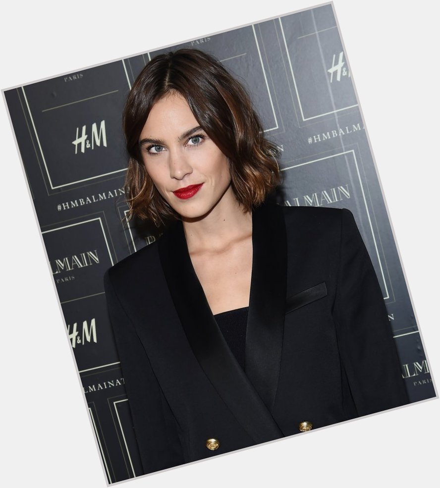 Happy birthday, Alexa_Chung! See how she became our hairstyle role model:  