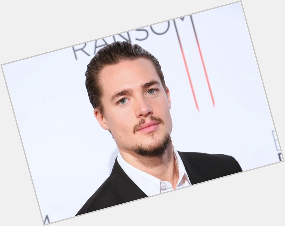 Happy Birthday lieber Alexander Dreymon! 