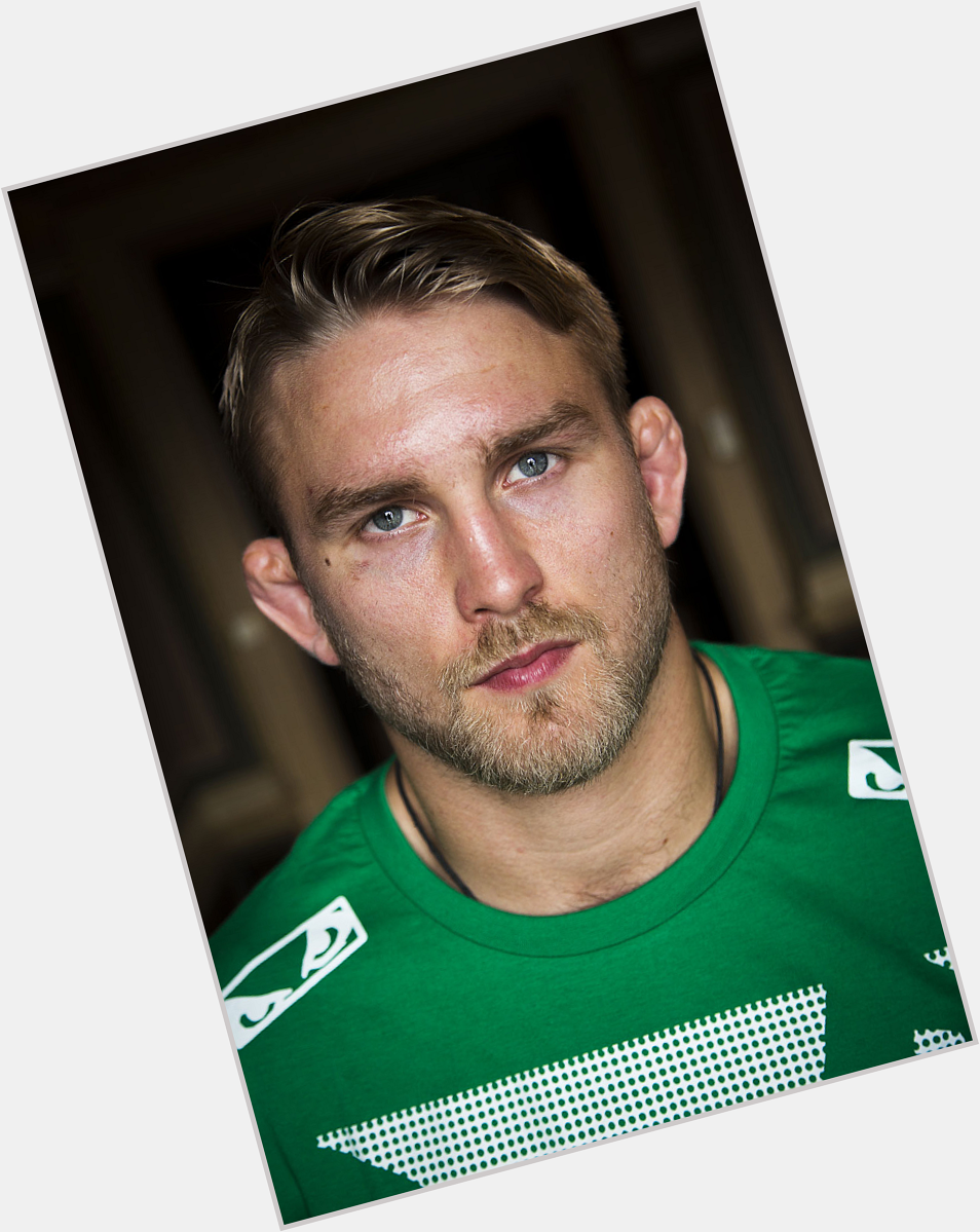 Happy 28th birthday to the one and only Alexander Gustafsson! Congratulations 