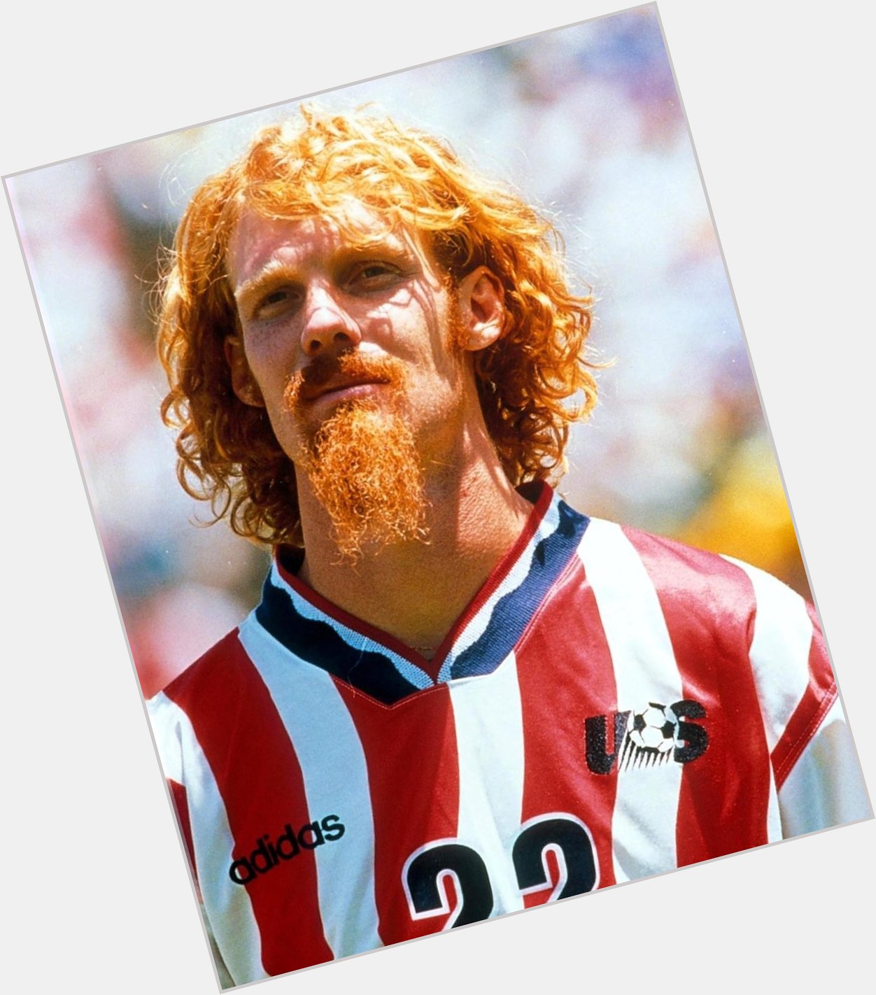 Happy 52nd birthday to the American legendary defender,  Alexi Lalas  
