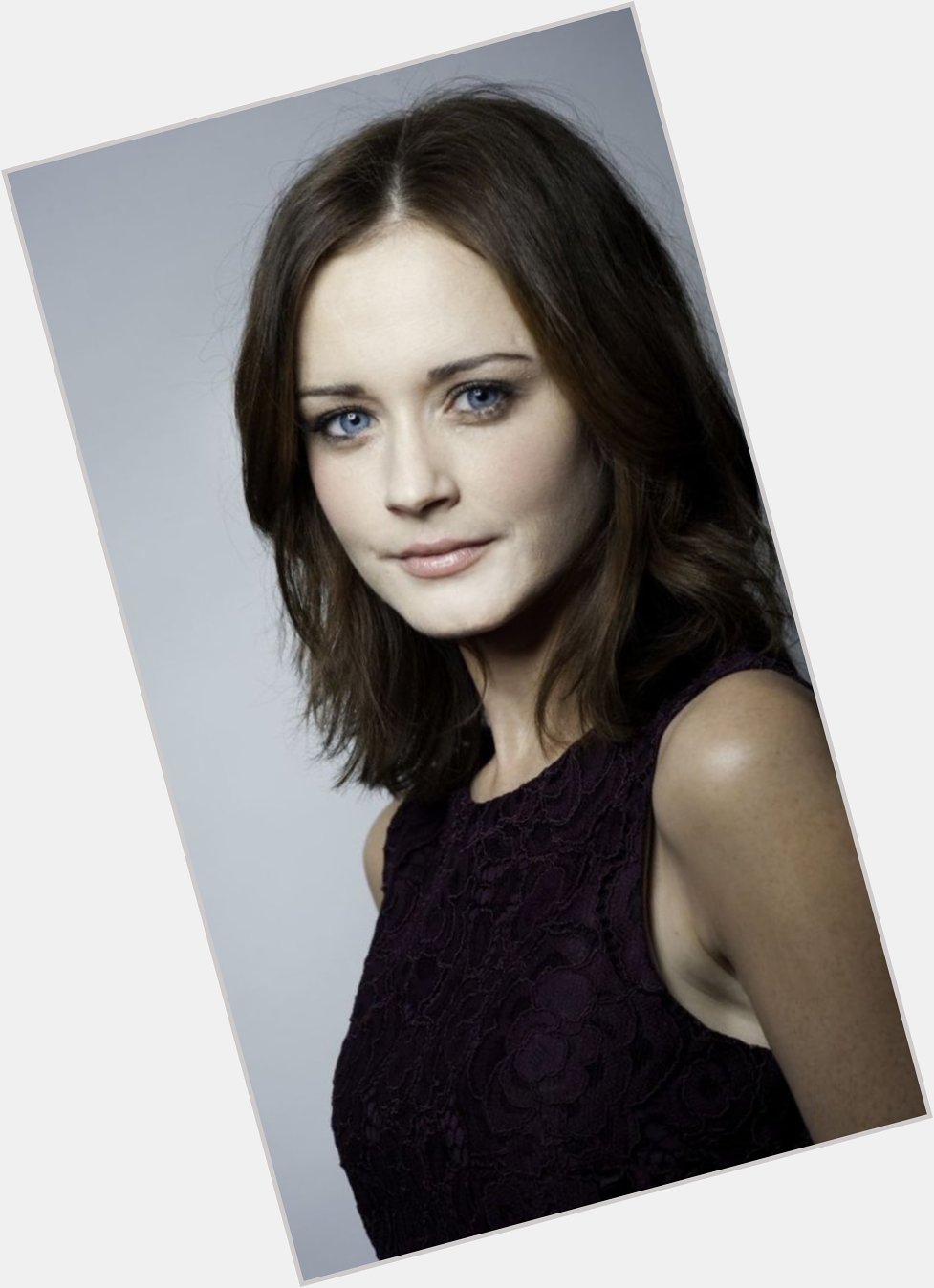 Happy Birthday to a great actress Alexis Bledel may Rory Gilmore Live on forever 