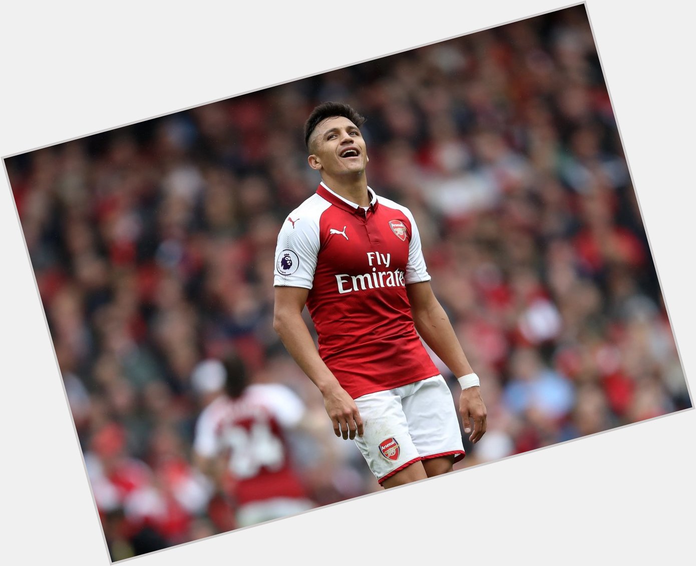 Happy Birthday to former Arsenal forward Alexis Sanchez, who turns 34 today! 