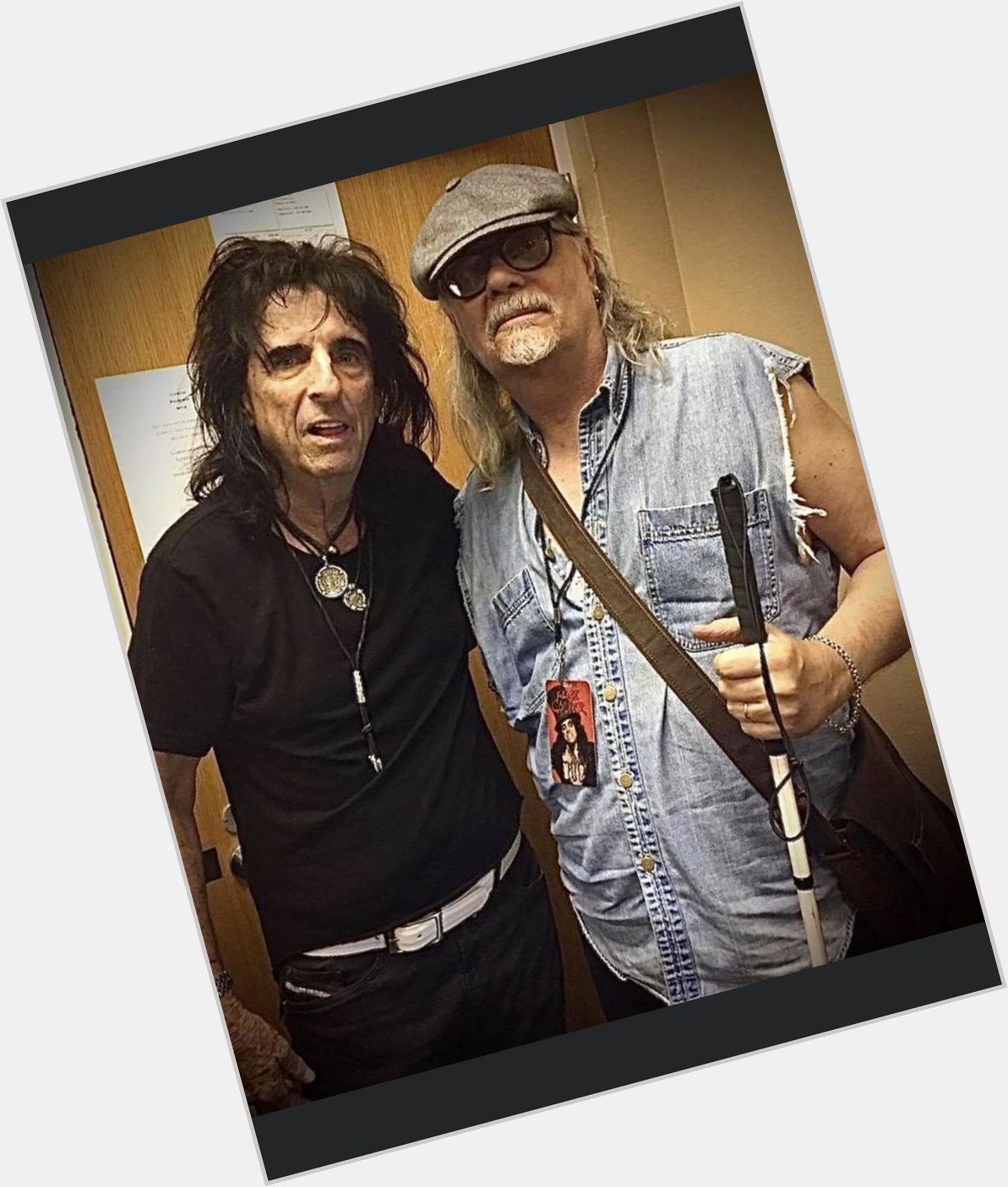 HAPPY BIRTHDAY TO MY EX-BOSS ALICE COOPER!! Have a great day my Brother! Love...steve 