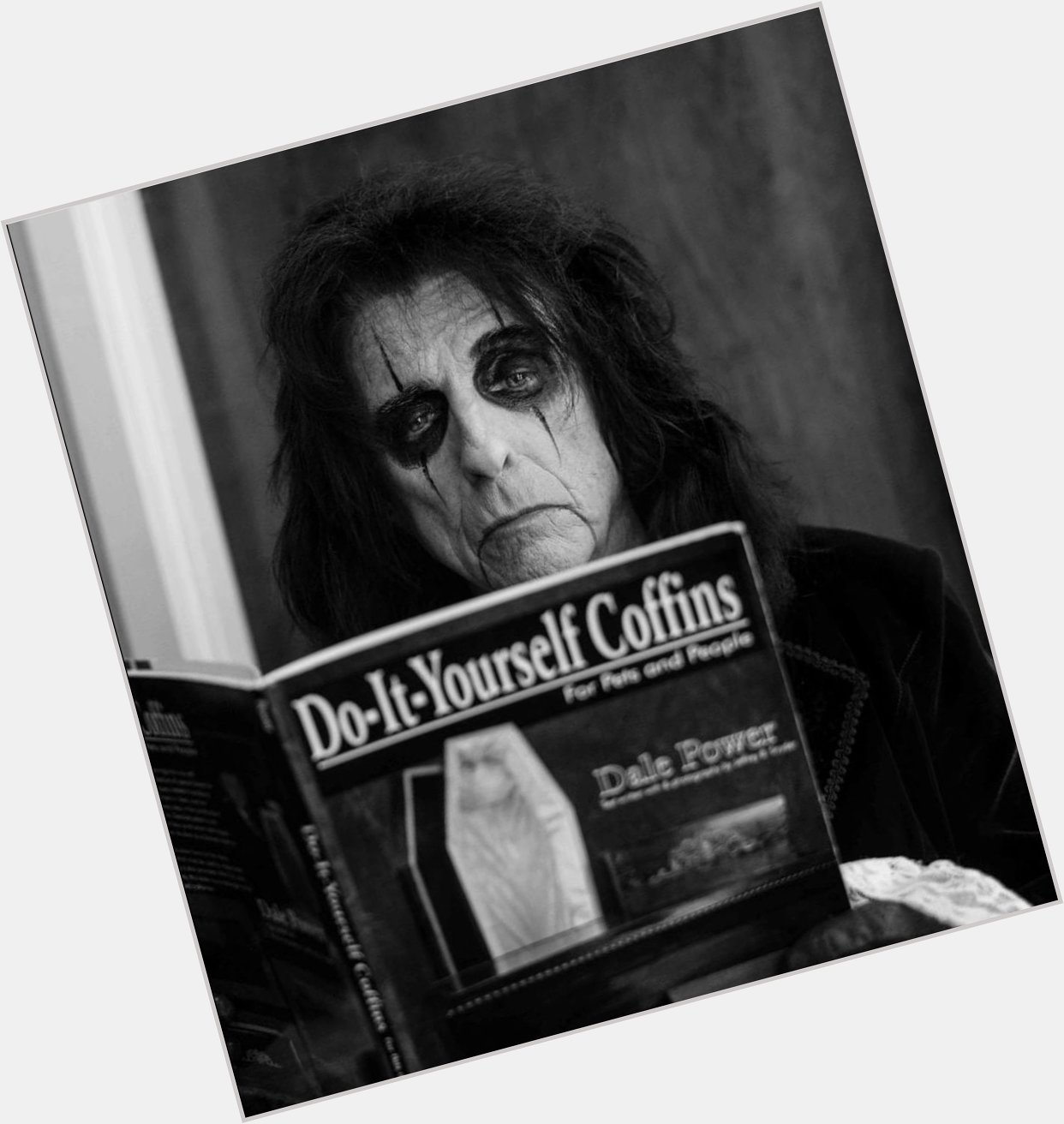 Happy 74 birthday to the one and only Alice Cooper! 