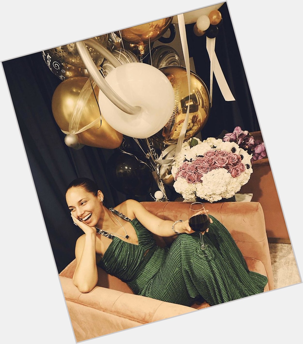 [ BIRTHDAY GIRL]
Hier 25.01.2020 la chanteuse Alicia Keys a fêté ses 39 ans, happy birthday girl ! 