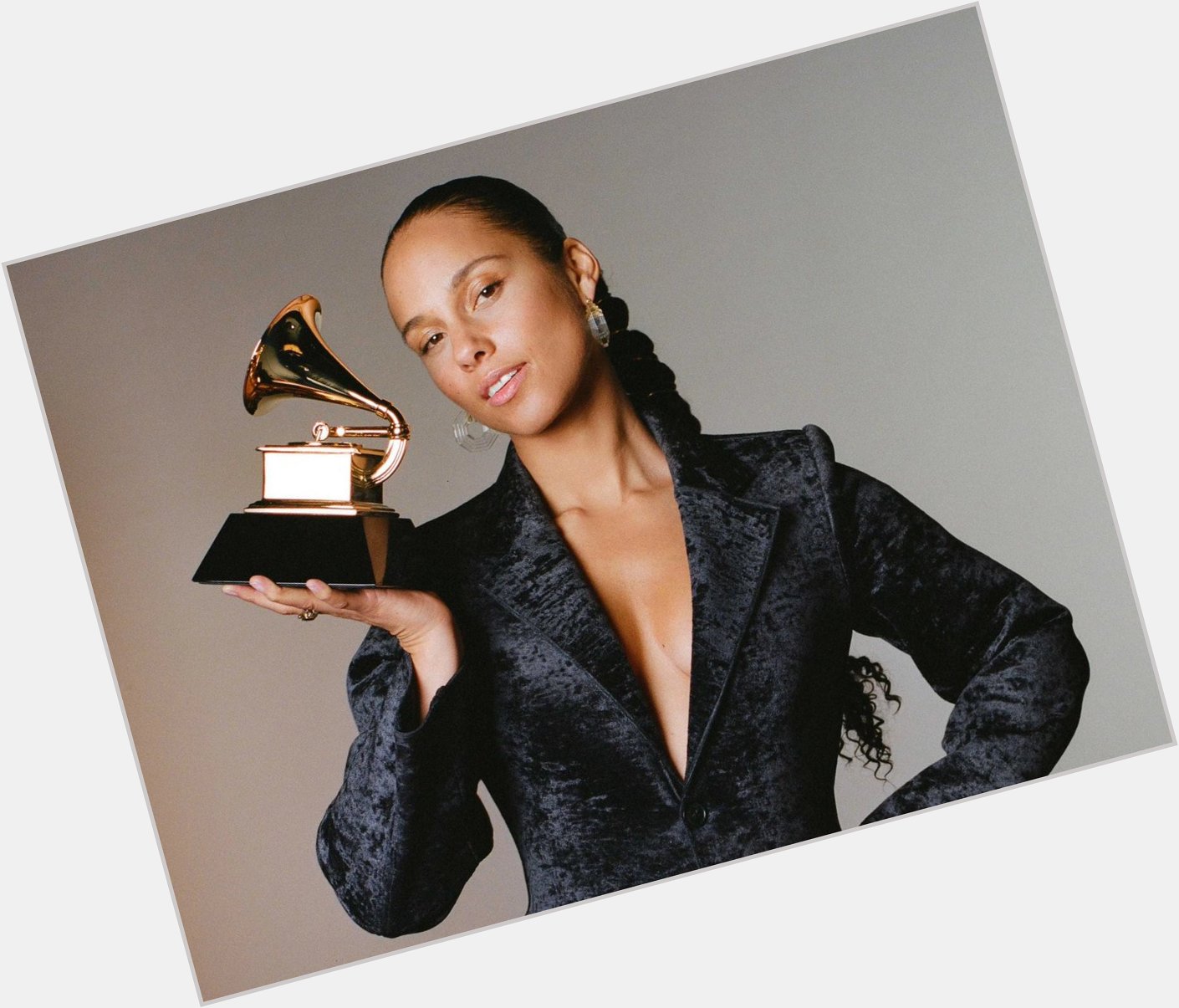 Happy 40th birthday to a legend: Alicia Keys! What s your favorite song by her? 