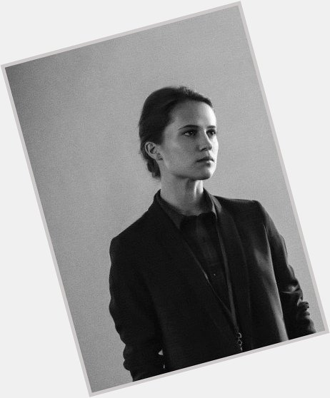 HAPPY BIRTHDAY TO MY FAVORITE ACTRESS, ALICIA VIKANDER!!! Can\t believe this baby is 31 uwu 