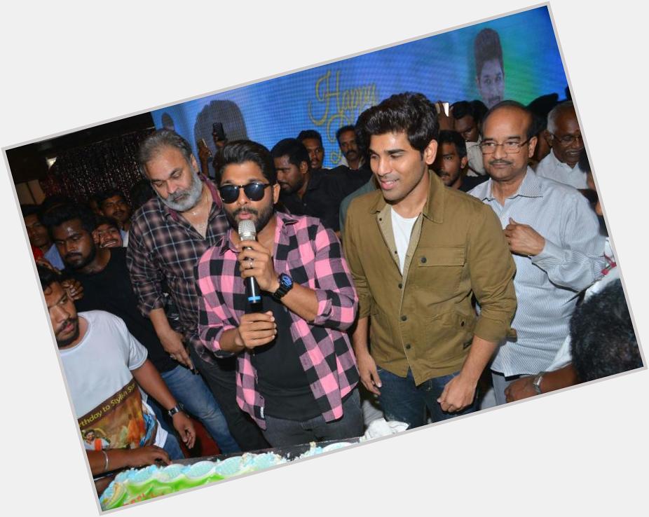   celebrates birthday with fans and family, see pics  