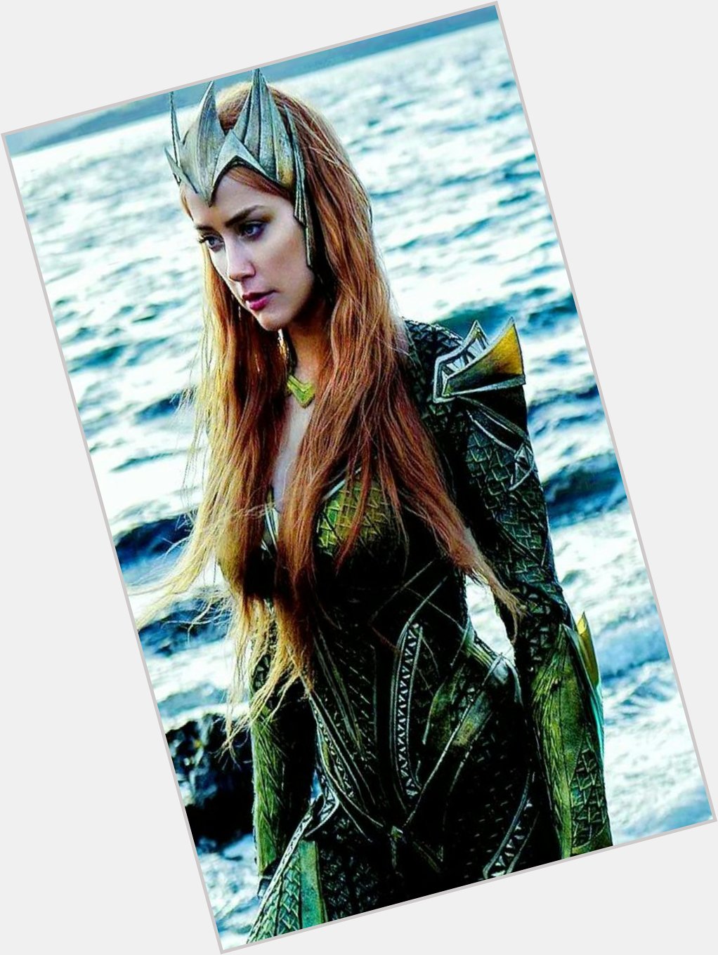 Happy Birthday Amber Heard 

Have an awesome Birthday Queen Mera   