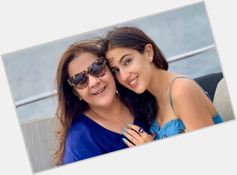  pens an adorable birthday note to wish mommy Amrita Singh a happy birthday! 