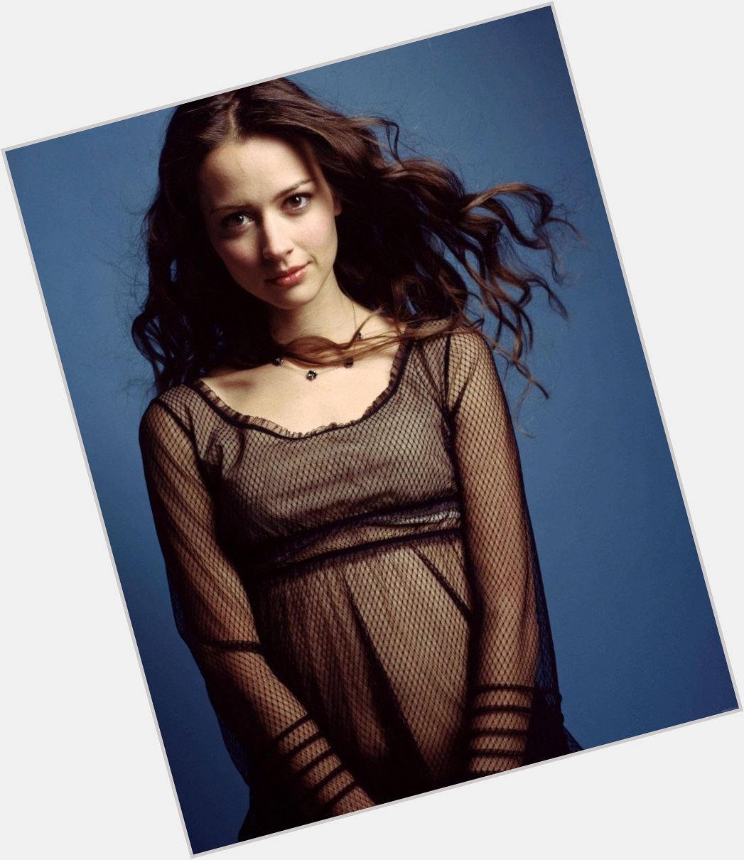 Happy Birthday to Amy Acker who turns 43 today! 