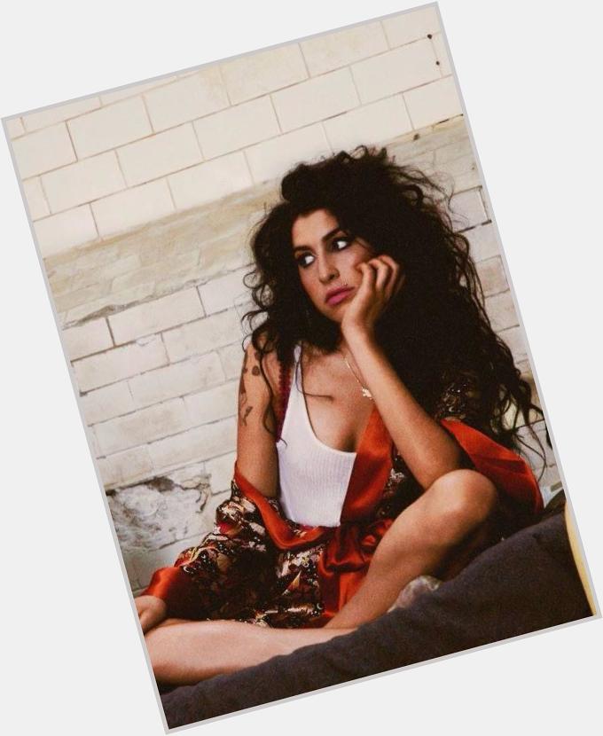 Happy Birthday Amy Winehouse, R.I.P beautiful, Such an amazing woman     