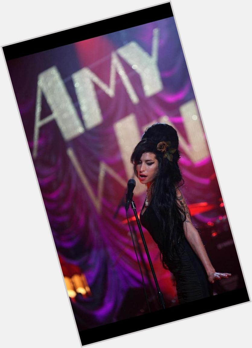 Happy birthday Amy Winehouse; Queen of cat eyes and jazz 