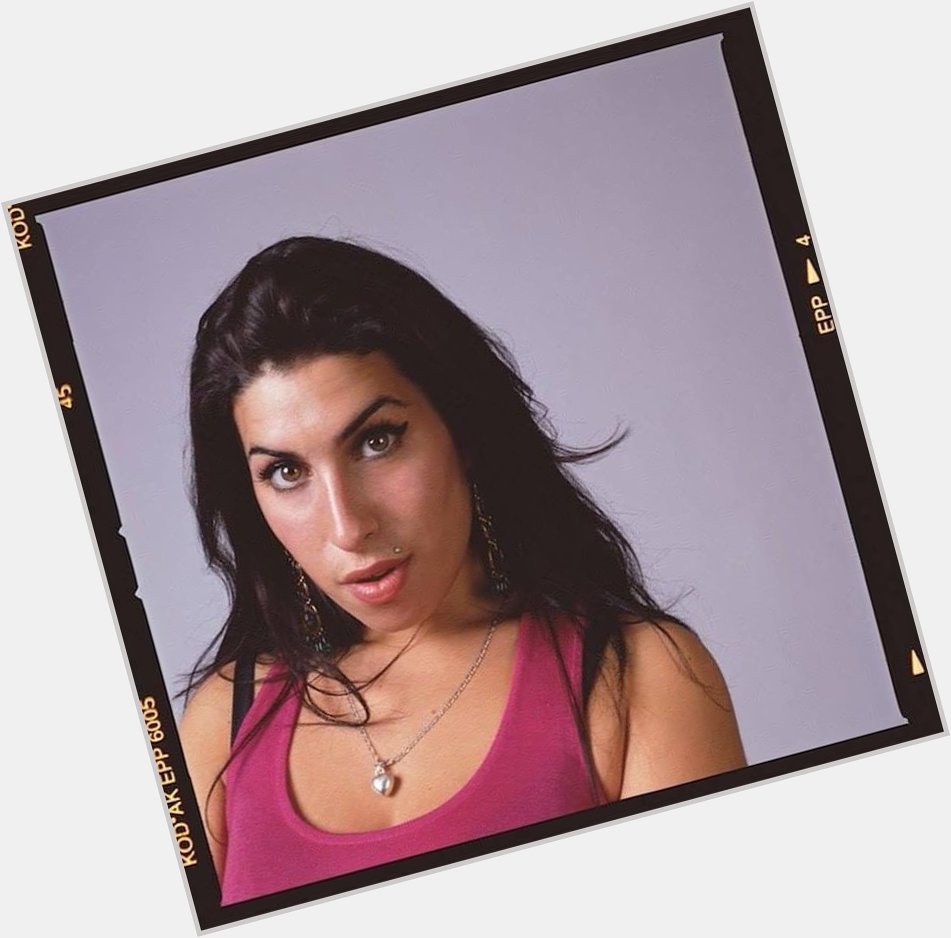 I am still so fucking sad about Amy Winehouse. Happy birthday you legend 