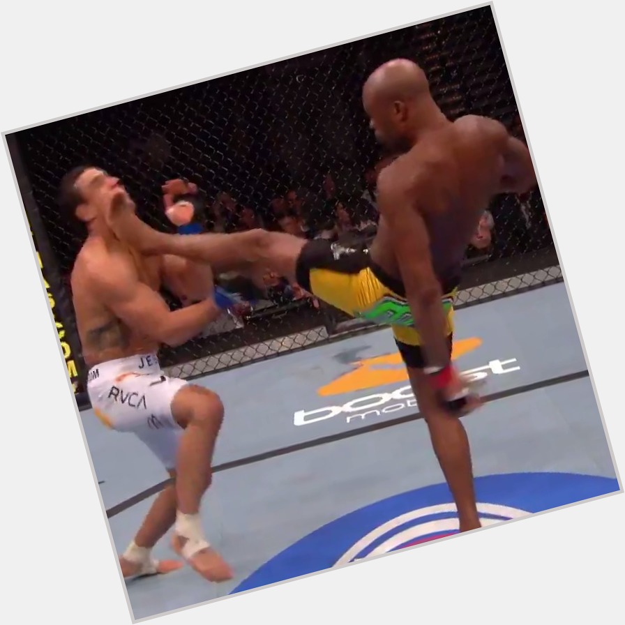 Happy Birthday to Anderson Silva!   Which has been your favourite moment from his career so far? 