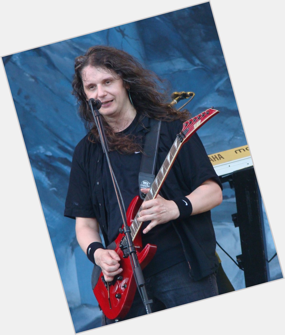  Happy Birthday 03/05/1967
Nasce Andre Olbrich (Blind Guardian)    