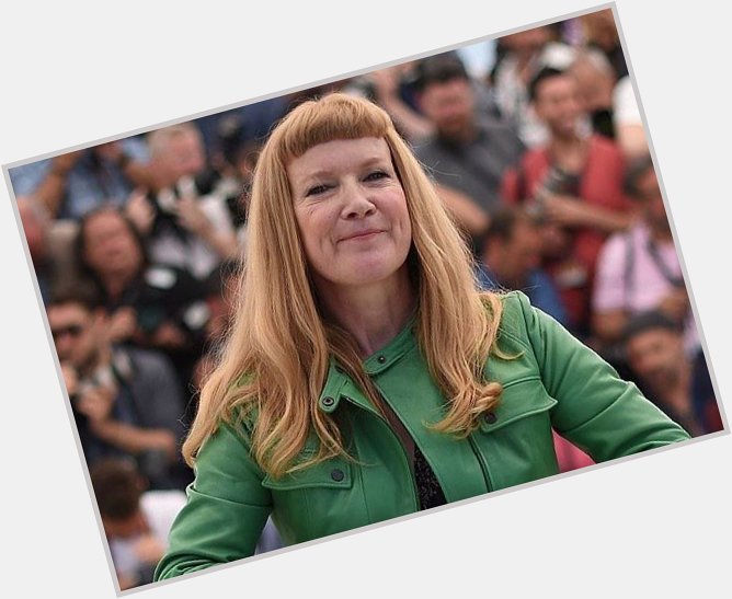 Happy Birthday, Andrea Arnold! You get the Kate Hagen Oscar for gr8 bangs in addition to your other Oscar. 