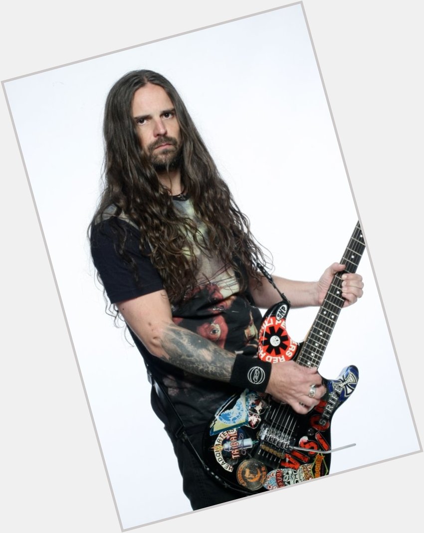 Happy 53 birthday to the amazing Sepultura guitarist Andreas Kisser! 