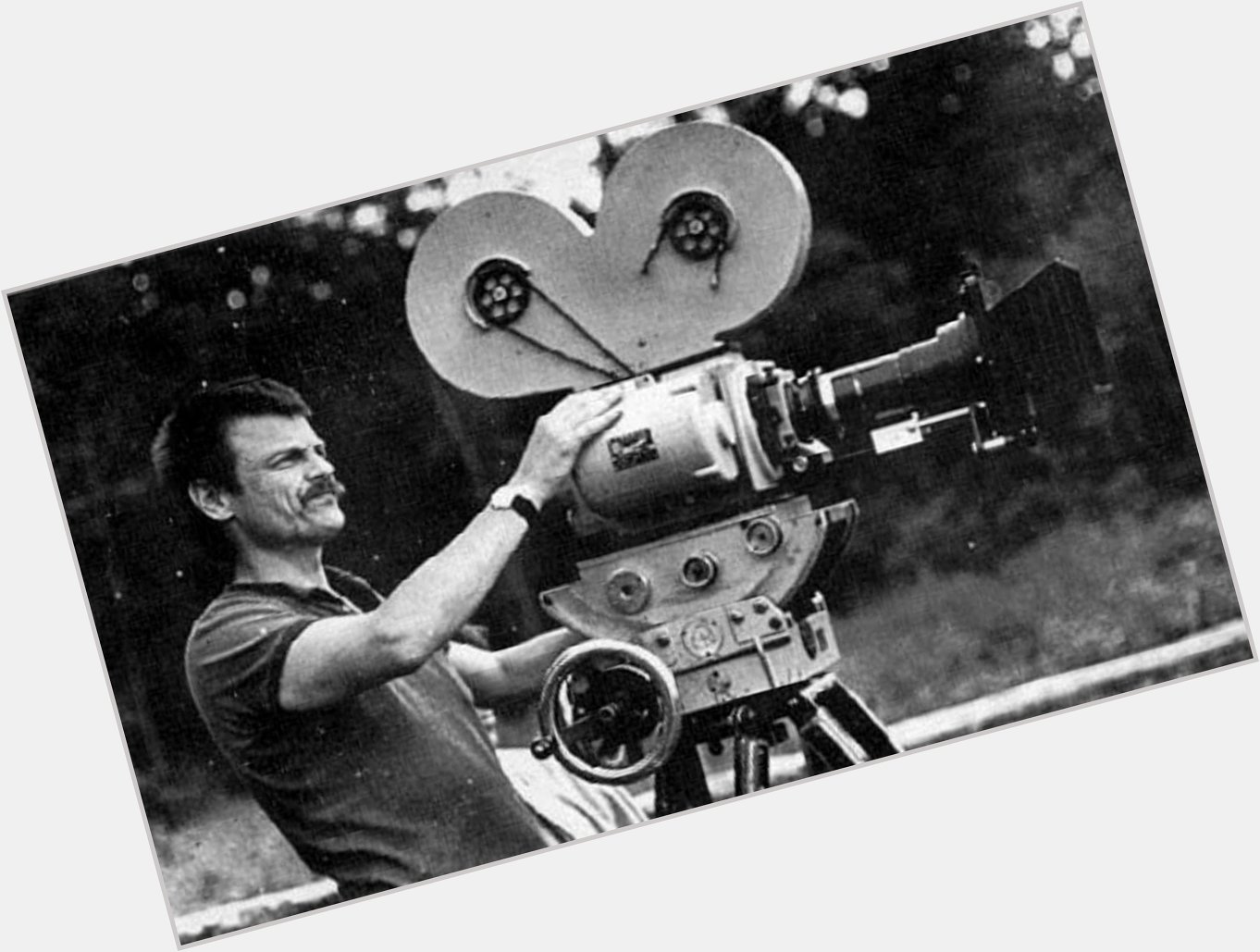 Happy bday a uno de los mejores directores de todos los tiempos Andrei Tarkovsky. 
