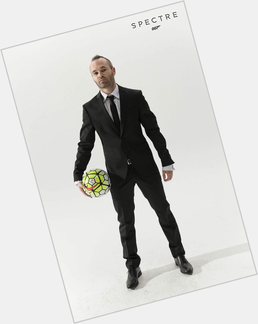 An artist in the age of athletes.

Happy 34th birthday Andrés Iniesta   