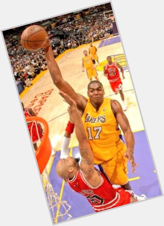 Happy birthday to the 2x NBA champion and NBA all-star Andrew Bynum 