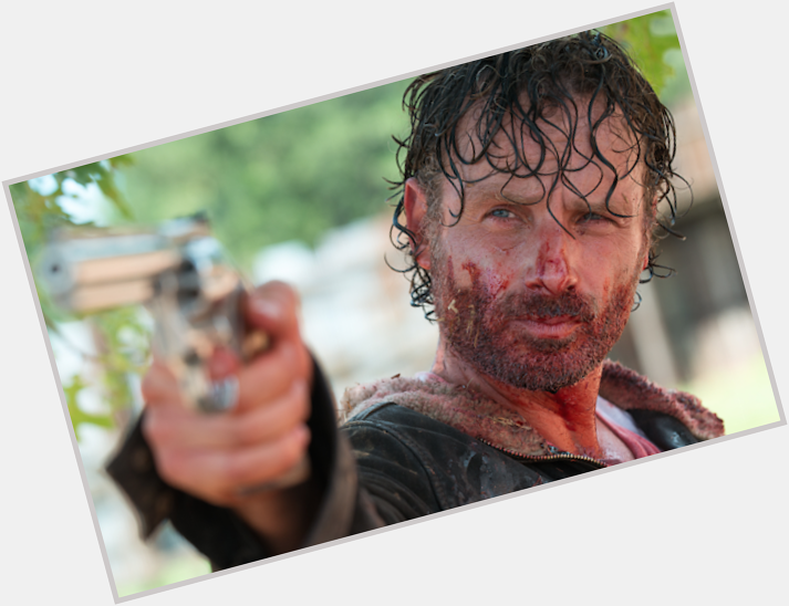 Happy 46th birthday to Andrew Lincoln! 

THE WALKING DEAD just isn t the same without him... 