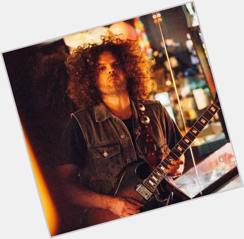 Happy 46 birthday to the amazing Wolfmother vocalist and guitarist Andrew Stockdale! 