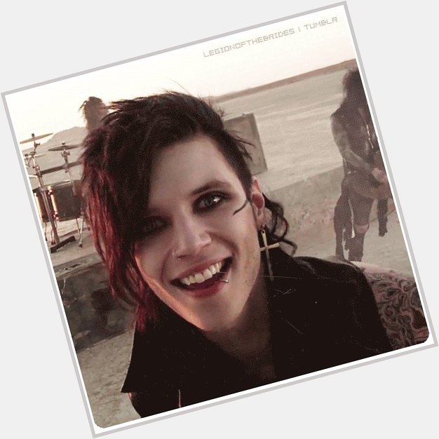 Happy birthday to Andy Biersack, the most impressive male voice I\ve ever heard 